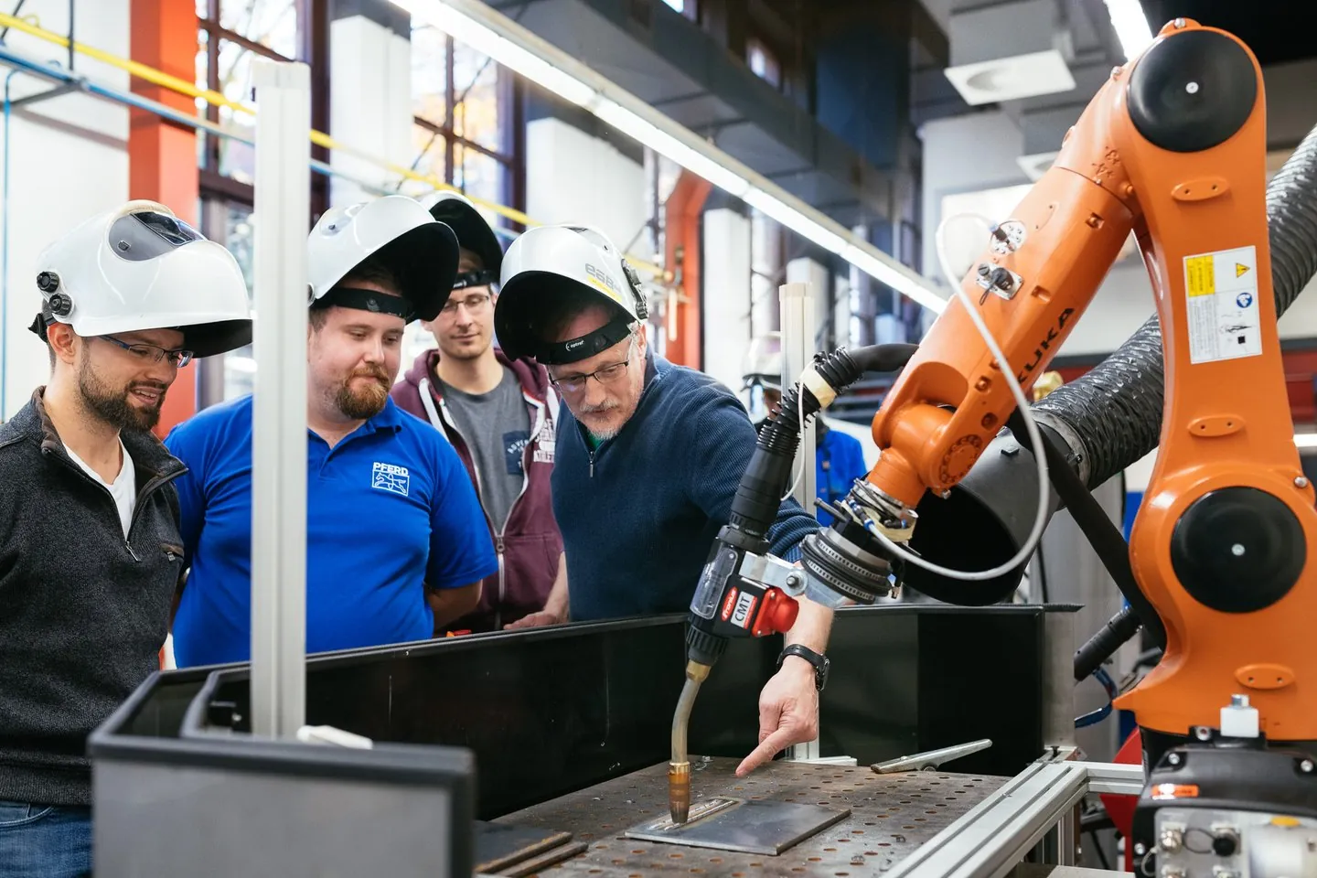 Praxisnahe Ausbildung, statt nur Theorie, ein wichtiger Grundsatz an der HAW Hamburg